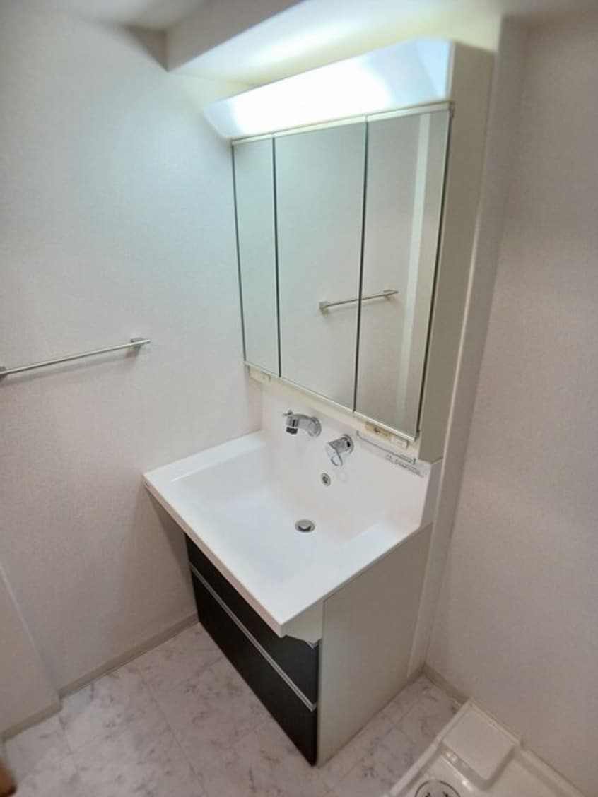  アーレア　アレス