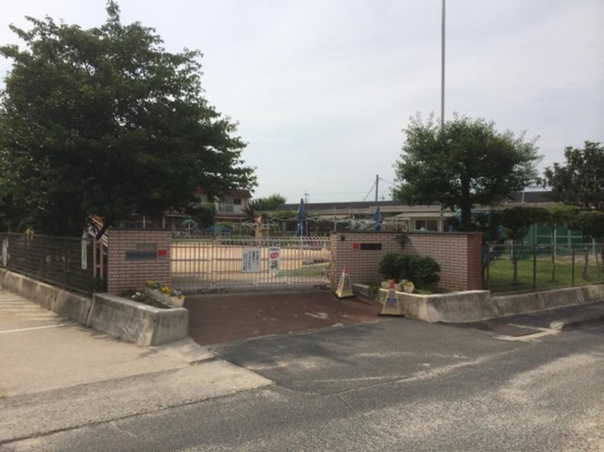 倉敷市立万寿幼稚園(幼稚園/保育園)まで1024m パーク三同