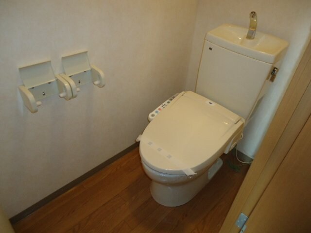 シャワー付きトイレ ルナ・アルカディア参番館