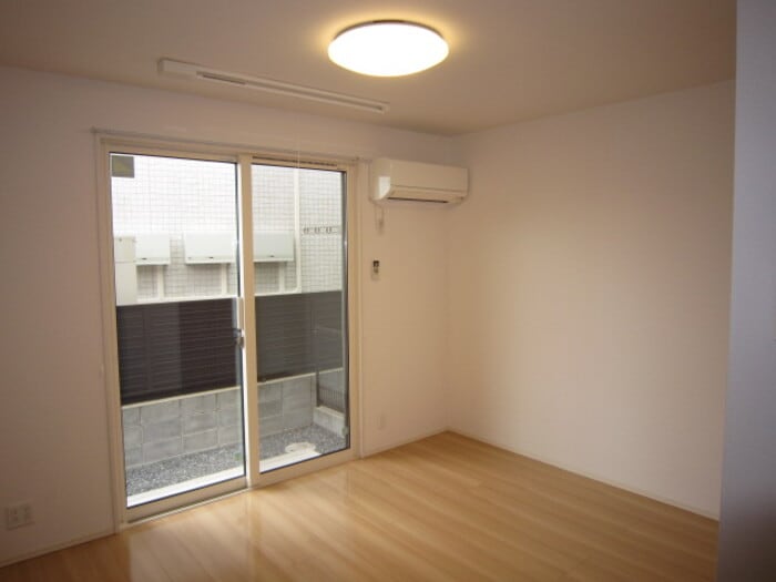  レイ　ヴェレーナ