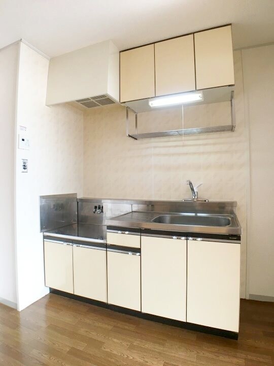  アンソレイユ尾﨑　A棟