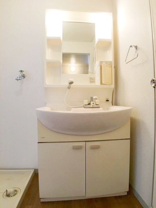  アンソレイユ尾﨑　A棟