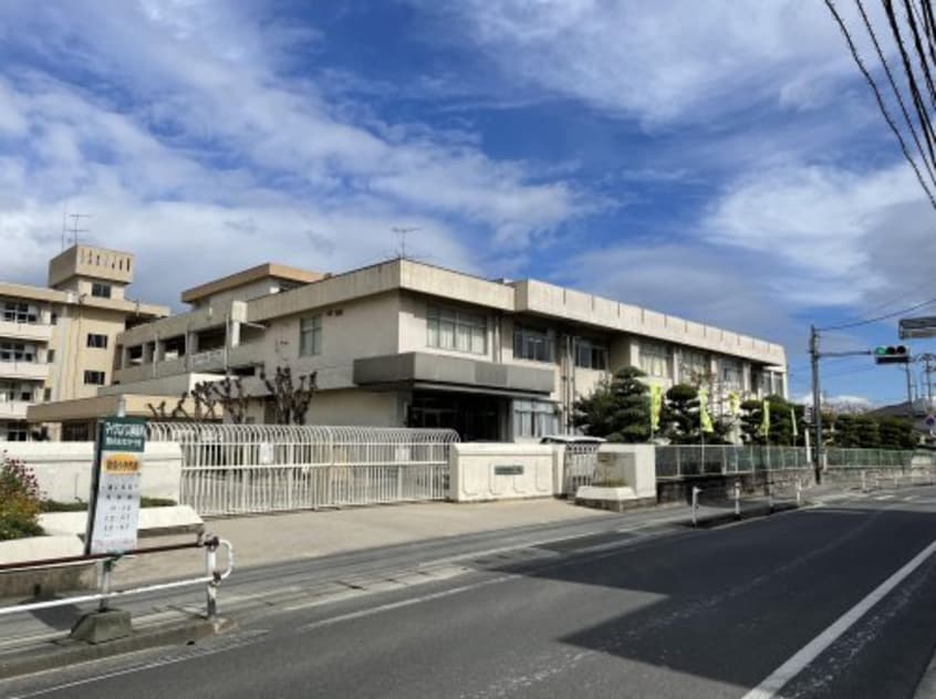岡山市立陵南小学校(小学校)まで1175m グランドソレイユ　Ａ棟