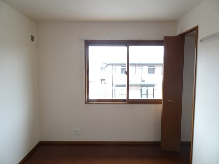  ロイヤルガーデンミルフィー　Ｆ棟