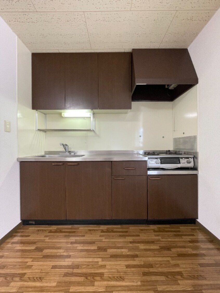  アパートメント明石　B