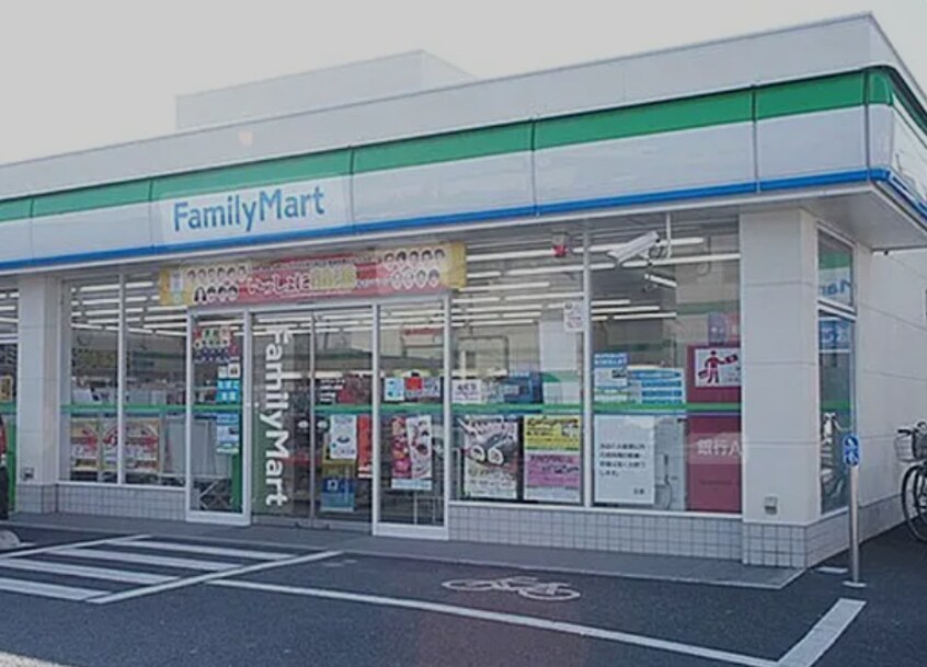 ファミリーマート岡山彦崎店(コンビニ)まで914m ディアコート・オリーブ