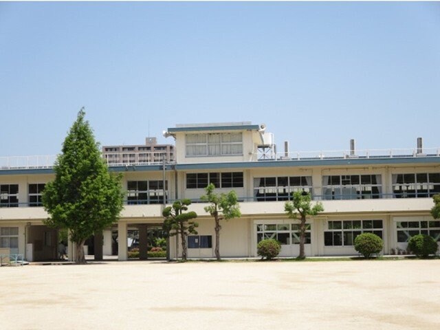 倉敷市立　倉敷東小学校まで800m 山陽本線（中国）/倉敷駅 徒歩12分 10階 築7年