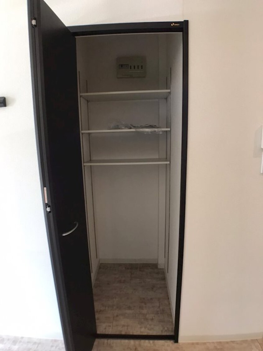  吉岡マンションＤ棟