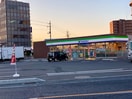 ファミリーマート 倉敷老松五丁目店(コンビニ)まで899m ラ・ペジーブル