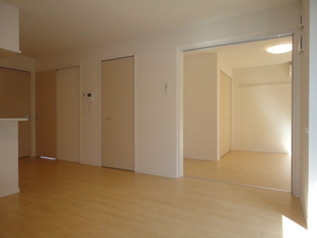 リビングから洋室 フルール