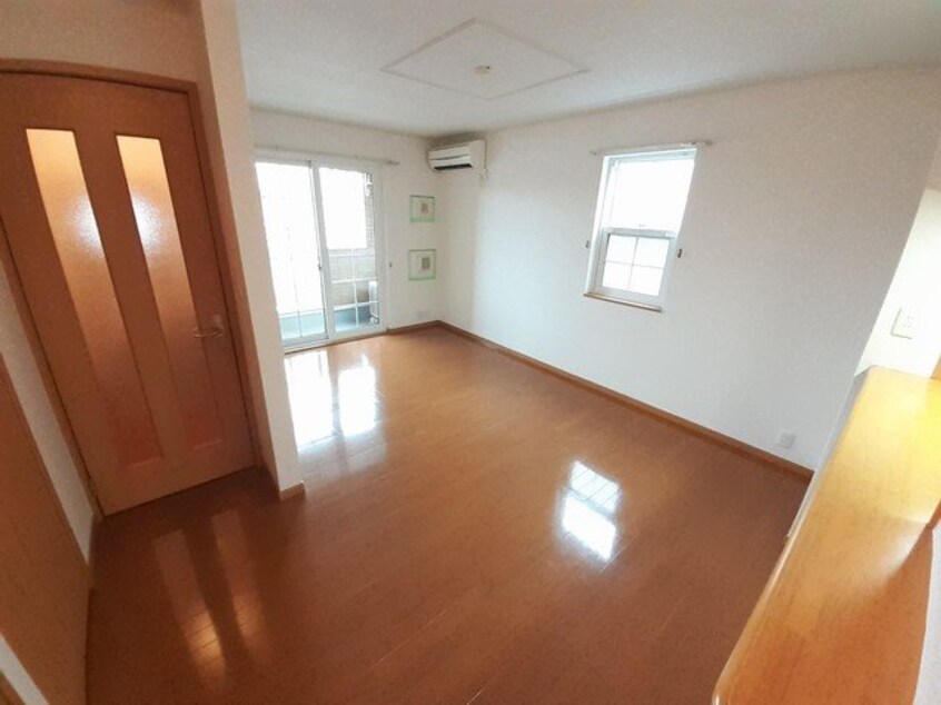  スクエア・レジデンスＢ