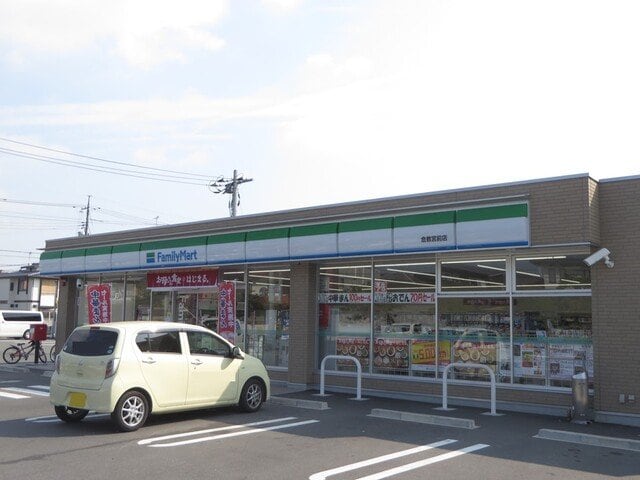 ファミリーマート倉敷宮前店まで92m ロカ　ブリリアント　Ｂ