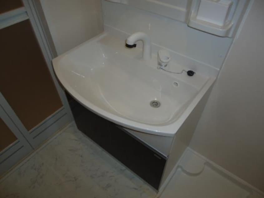 洗髪洗面化粧台 山陽本線（中国）/西阿知駅 徒歩17分 2階 築8年