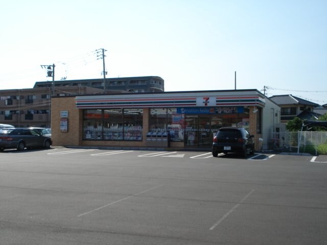 セブンイレブン新倉敷駅前3丁目店まで975ｍ 山陽新幹線（中国・九州）/新倉敷駅 徒歩10分 1階 築17年