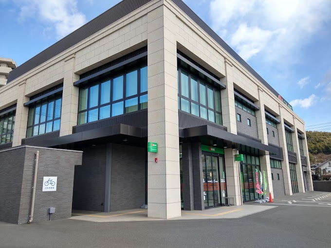 トマト銀行 倉敷営業部(銀行)まで480m サーパス倉敷市役所前