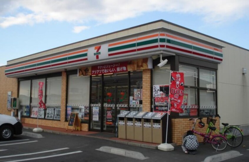 セブンイレブン 倉敷連島鶴新田店(コンビニ)まで550m ピオーネ三宅