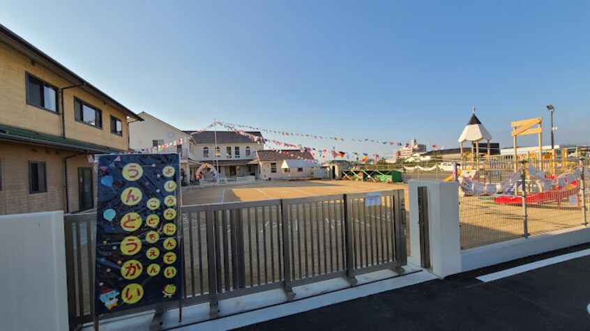 よしうら保育園(幼稚園/保育園)まで1431m azul