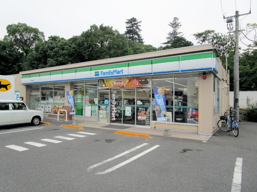 ファミリーマート 早島南店(コンビニ)まで1462m クレストガーデンC