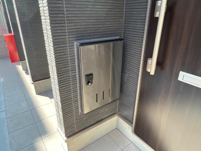 宅配ボックス ラ・ルーチェmomo