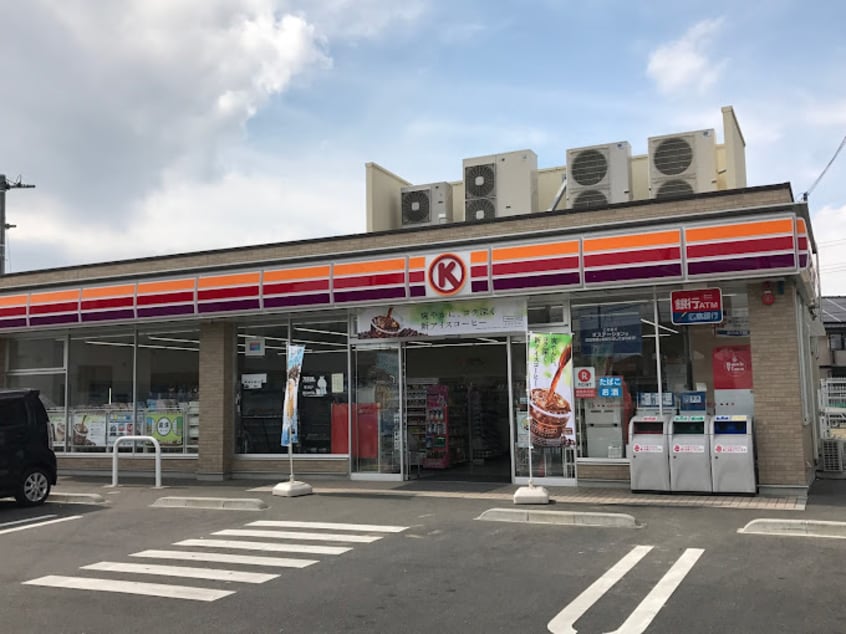 ファミリーマート 倉敷平田南店(コンビニ)まで657m フルールSTT