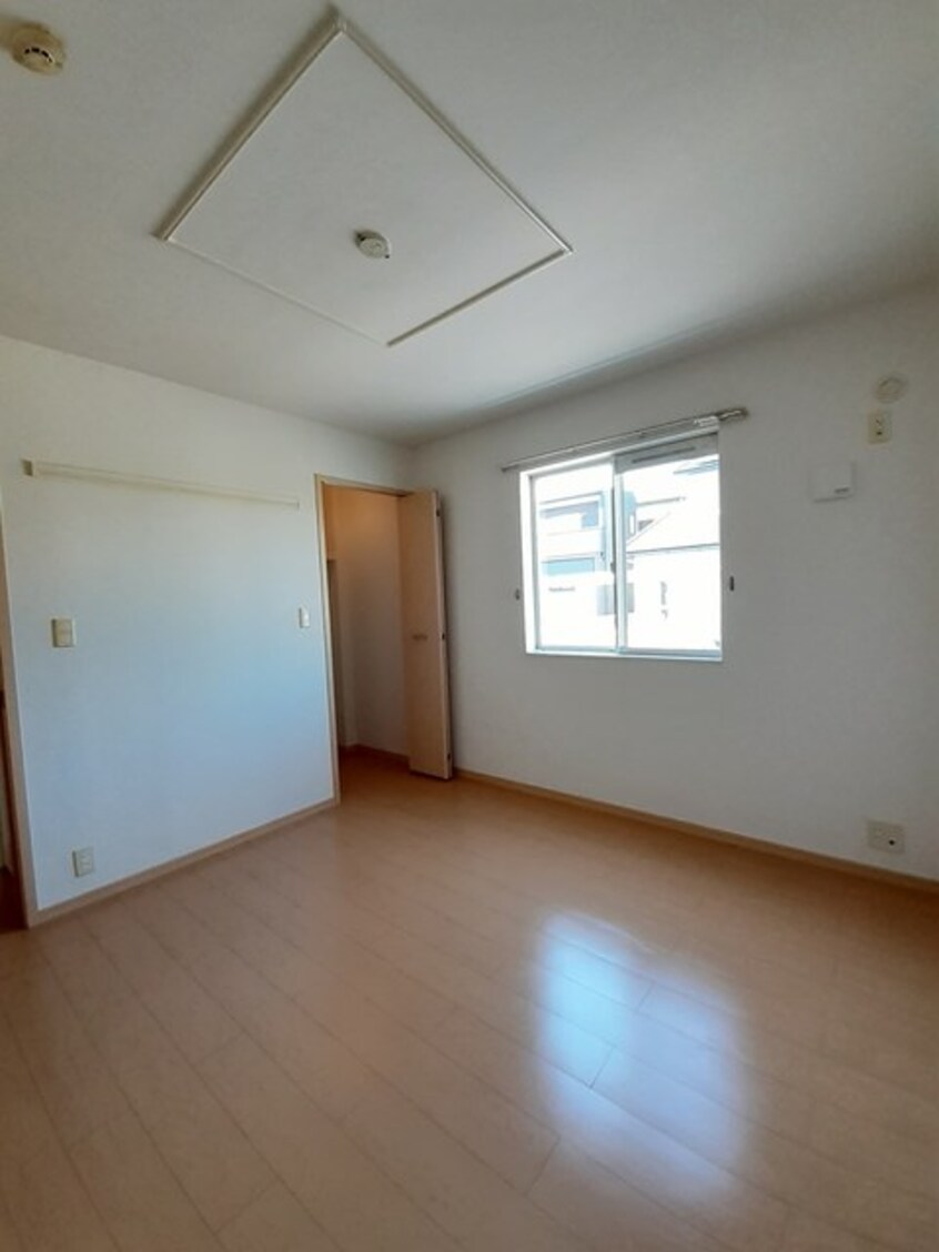  山陽本線（中国）/新倉敷駅 バス27分黒崎下車:停歩5分 1階 築15年