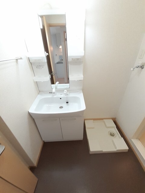  山陽本線（中国）/新倉敷駅 バス27分黒崎下車:停歩5分 1階 築15年