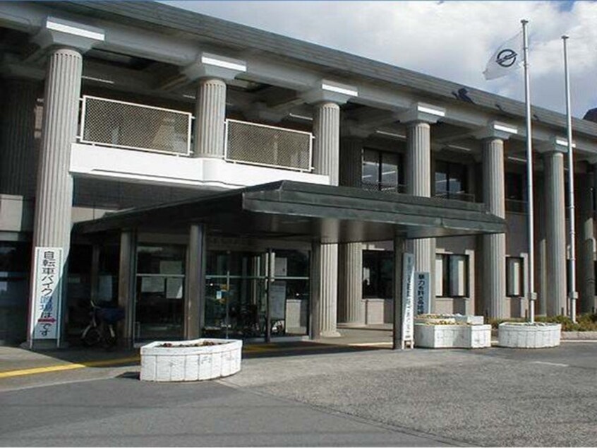 玉島支所まで1100m クリスタルローズ　Ｂ棟