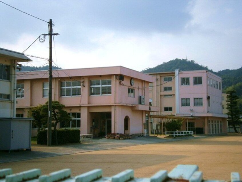 金光小学校まで1000m スマイリー