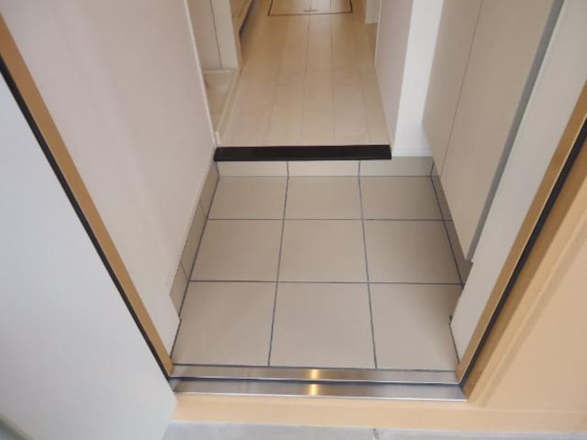 玄関（イメージ） 山陽本線（中国）/倉敷駅 バス12分総合市場前下車:停歩6分 2階 築9年