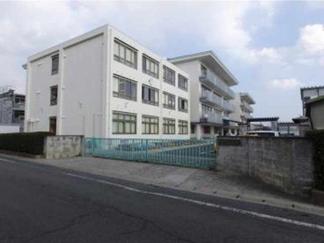 老松小学校まで550m 山陽本線（中国）/倉敷駅 徒歩10分 2階 築20年