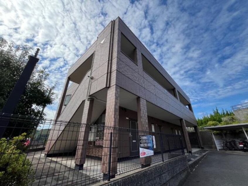 外観写真（昼） 瀬戸大橋線/児島駅 バス14分市立短大・翔南高校入口下車:停歩8分 1階 築23年