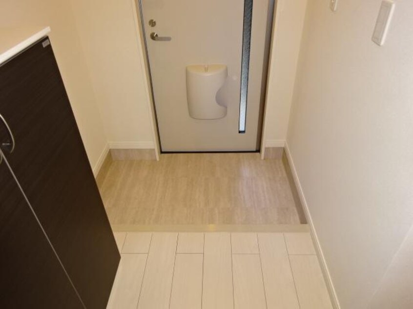 玄関 瀬戸大橋線/児島駅 徒歩14分 1階 築8年