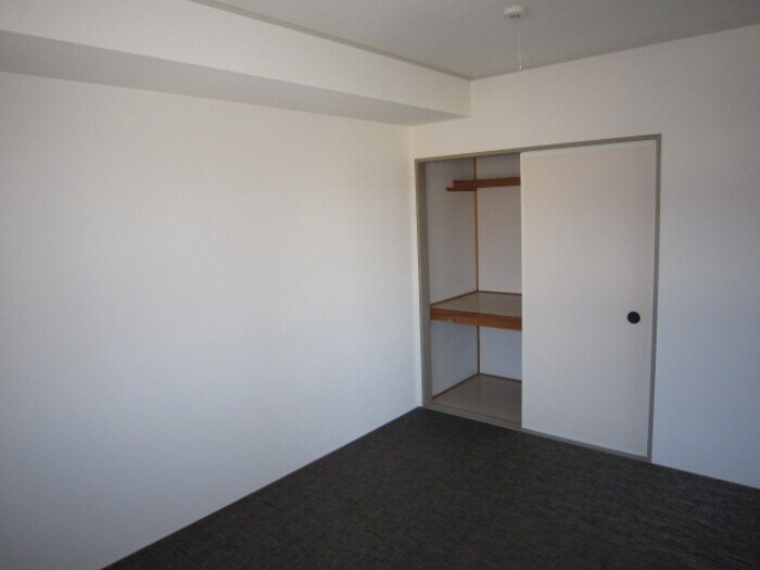  アーバンシャトル　B棟