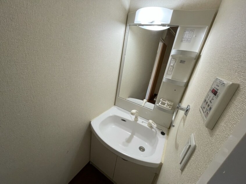  山陽本線（中国）/西阿知駅 徒歩15分 2階 築11年