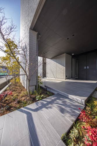  ＨＩＲＡ　ＴＥＲＲＡＣＥ