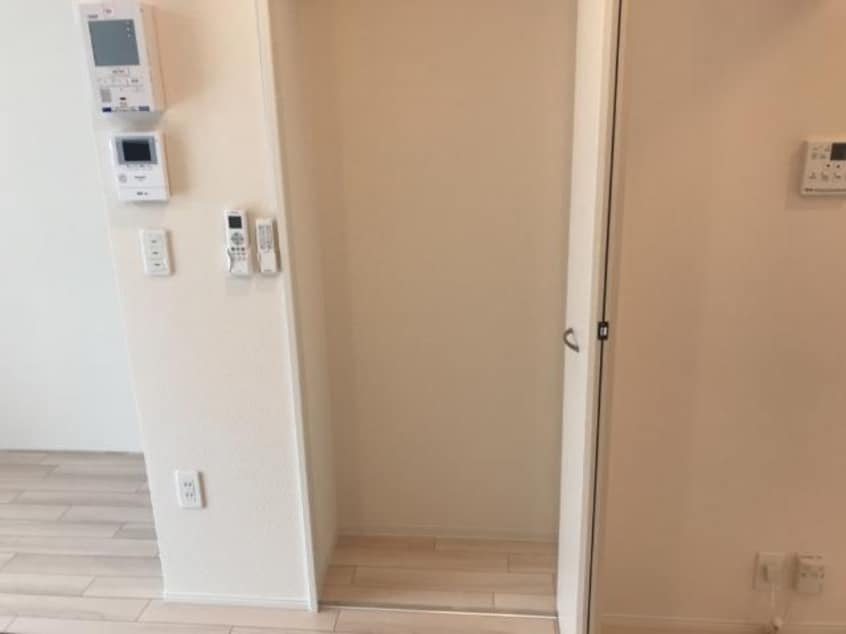 リビング収納 山陽本線（中国）/新倉敷駅 バス21分上成下車:停歩6分 1階 築6年