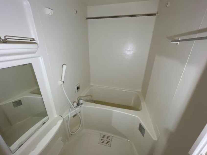 バス／シャワールーム等 山陽本線（中国）/鴨方駅 バス10分鴨方クリニック前下車:停歩2分 2階 築16年