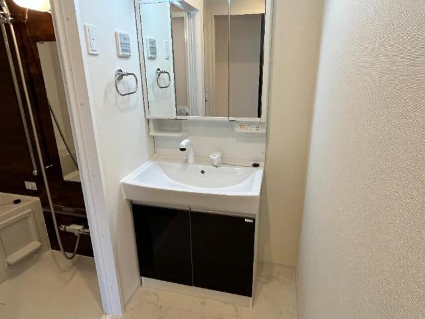 洗髪洗面化粧台 山陽本線（中国）/倉敷駅 バス8分西中学校前下車:停歩5分 2階 築2年
