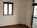 洋室開き窓 山陽本線（中国）/倉敷駅 バス18分日間下車:停歩5分 2階 築27年