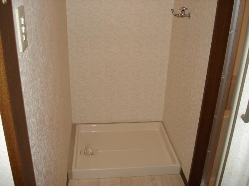 洗濯機置場 山陽本線（中国）/倉敷駅 バス18分日間下車:停歩5分 2階 築27年