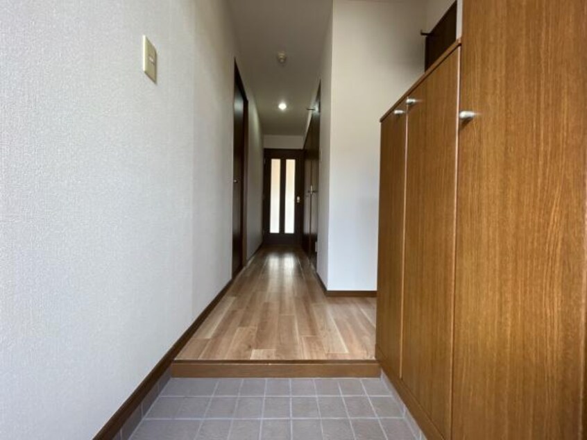 玄関 伯備線/総社駅 徒歩12分 2階 築25年