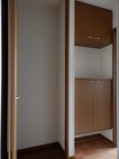  ロイヤルガーデンミルフィー　A棟