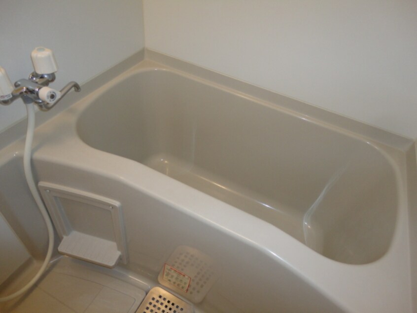 バス／シャワールーム等 山陽本線（中国）/倉敷駅 バス15分南高入口下車:停歩3分 1階 築20年