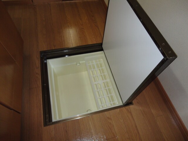 床下収納 山陽本線（中国）/倉敷駅 バス15分南高入口下車:停歩3分 1階 築20年