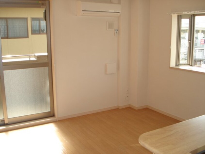 リビング 山陽本線（中国）/新倉敷駅 徒歩5分 2階 築15年