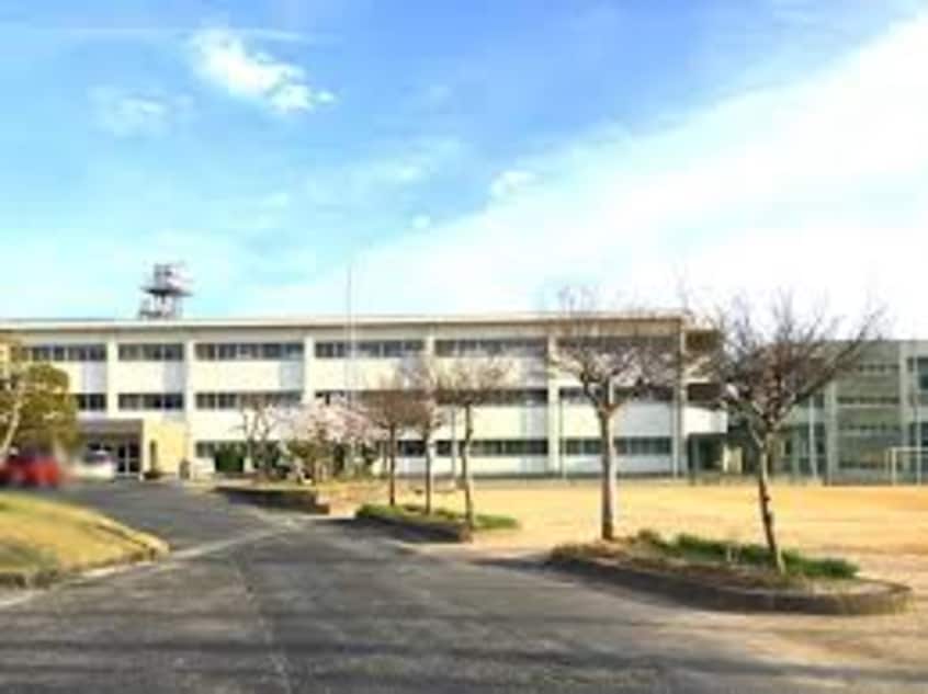 倉敷市立船穂中学校(中学校/中等教育学校)まで2146m フェリオ