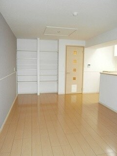  アーレア　アレス