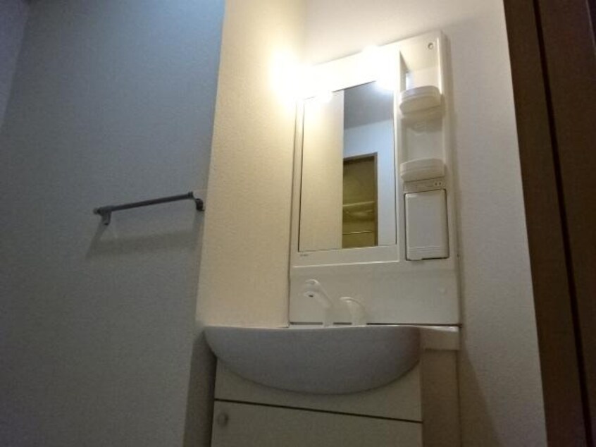 洗髪洗面化粧台 山陽本線（中国）/西阿知駅 徒歩18分 2階 築24年