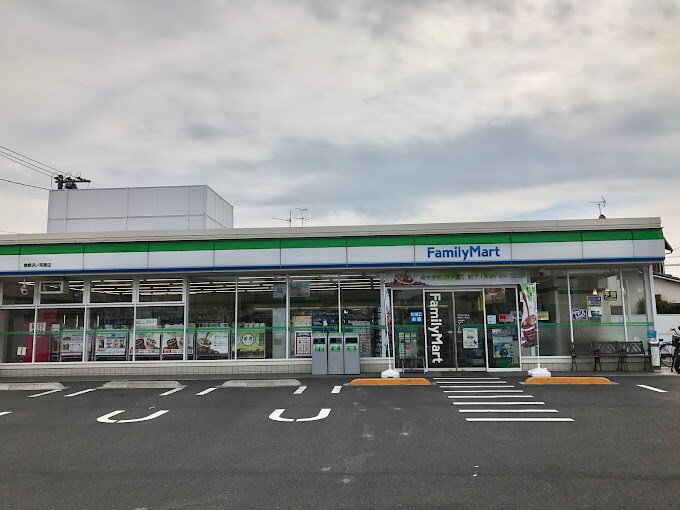ファミリーマート 倉敷浜ノ茶屋店(コンビニ)まで243m 山陽本線（中国）/倉敷駅 徒歩16分 1階 築5年