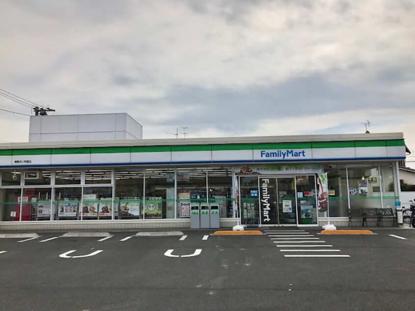 ファミリーマート 倉敷浜ノ茶屋店(コンビニ)まで243m 山陽本線（中国）/倉敷駅 徒歩16分 1階 築5年